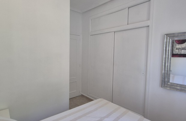 Revente - Villa Detached - Villamartin - Costa Blanca