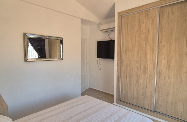 Revente - Villa Detached - Villamartin - Costa Blanca