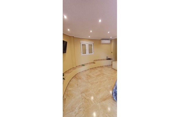 Resale - Villa Detached - Algorfa