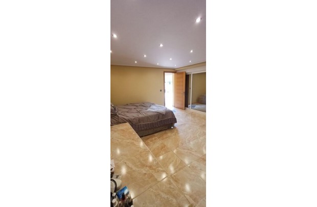 Resale - Villa Detached - Algorfa