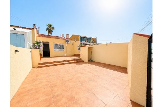 Resale - Ground Floor Bungalow - Torrevieja - La Siesta - El Salado - Torreta