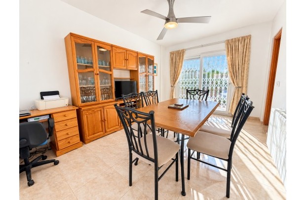 Resale - Villa Detached - San Fulgencio - urb.la marina