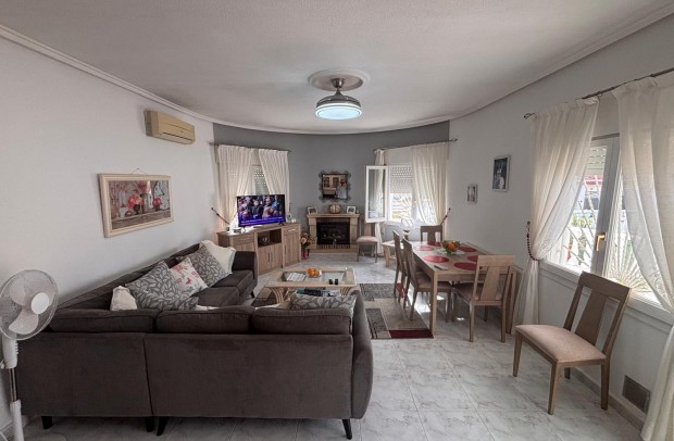 Reventa - Villa Detached - Urbanización Ciudad Quesada