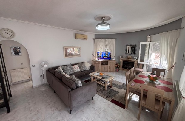 Reventa - Villa Detached - Urbanización Ciudad Quesada