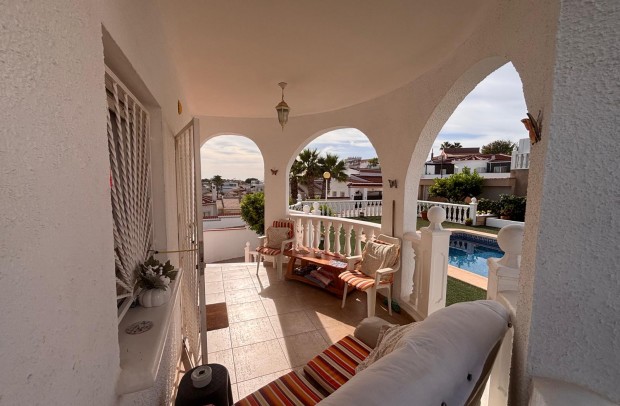 Reventa - Villa Detached - Urbanización Ciudad Quesada