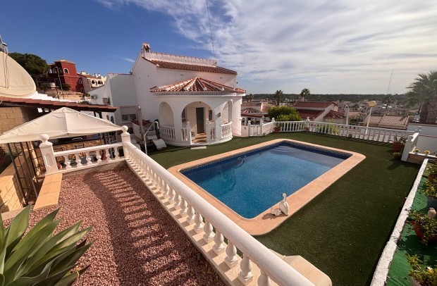 Reventa - Villa Detached - Urbanización Ciudad Quesada