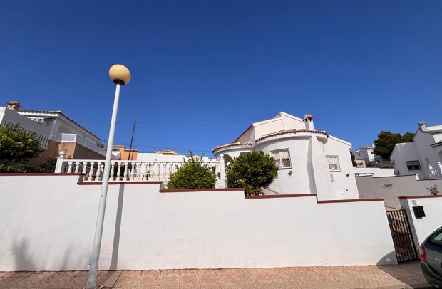 Reventa - Villa Detached - Urbanización Ciudad Quesada