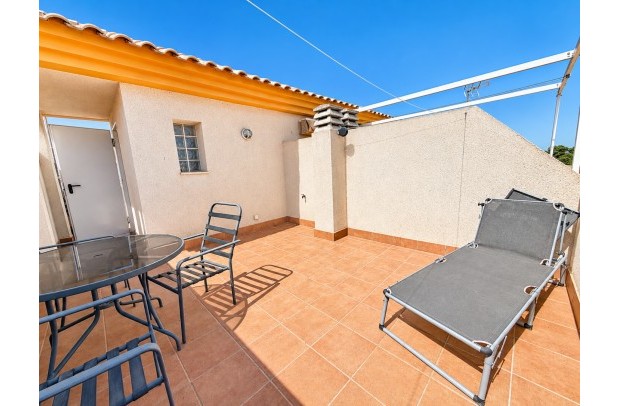Resale - Townhouse - Daya Nueva