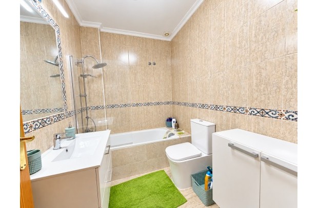 Resale - Townhouse - Daya Nueva