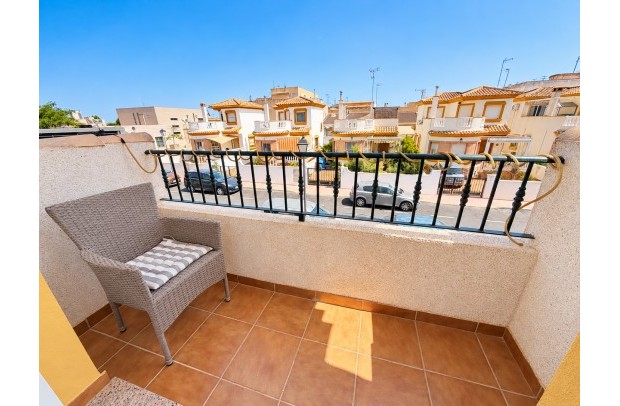 Resale - Townhouse - Daya Nueva