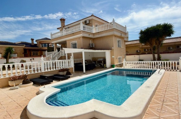 Revente - Villa Detached - Ciudad Quesada