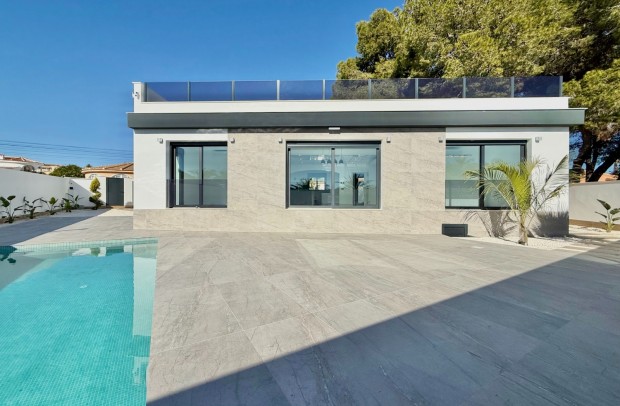Resale - Villa Detached - Ciudad Quesada