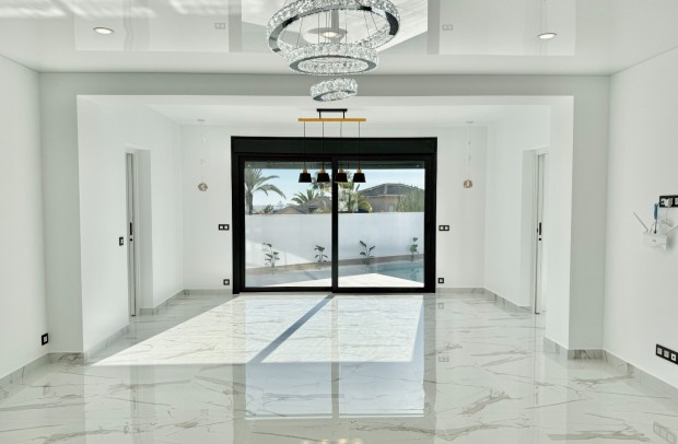 Resale - Villa Detached - Ciudad Quesada