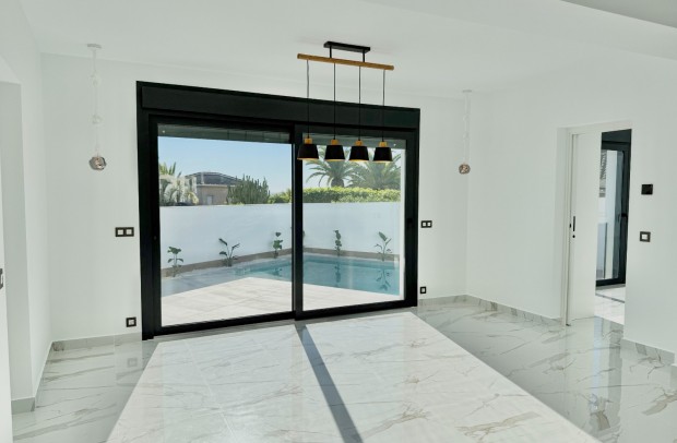 Resale - Villa Detached - Ciudad Quesada