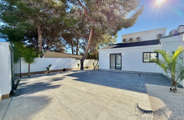 Resale - Villa Detached - Ciudad Quesada