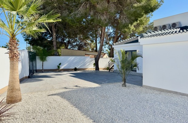 Resale - Villa Detached - Ciudad Quesada