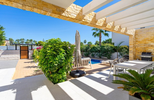 Revente - Villa Detached - Ciudad Quesada - Doña Pepa