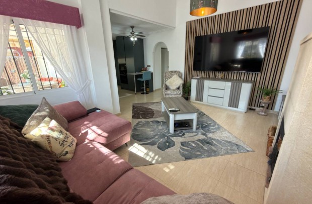Revente - Villa Detached - Los Montesinos - Urbanizacion montesol
