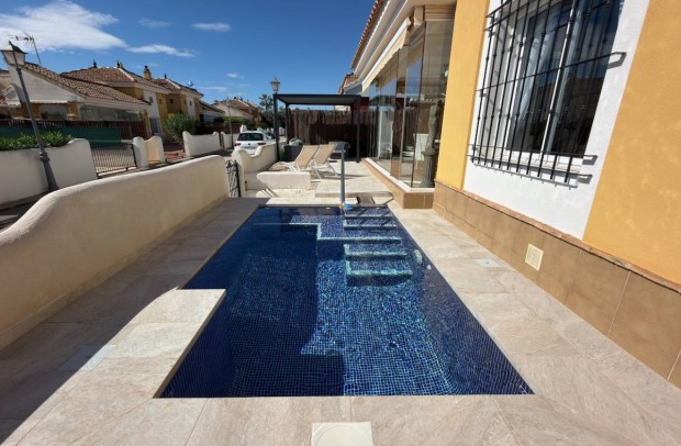 Revente - Villa Detached - Los Montesinos - Urbanizacion montesol