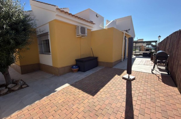 Revente - Villa Detached - Los Montesinos - Urbanizacion montesol